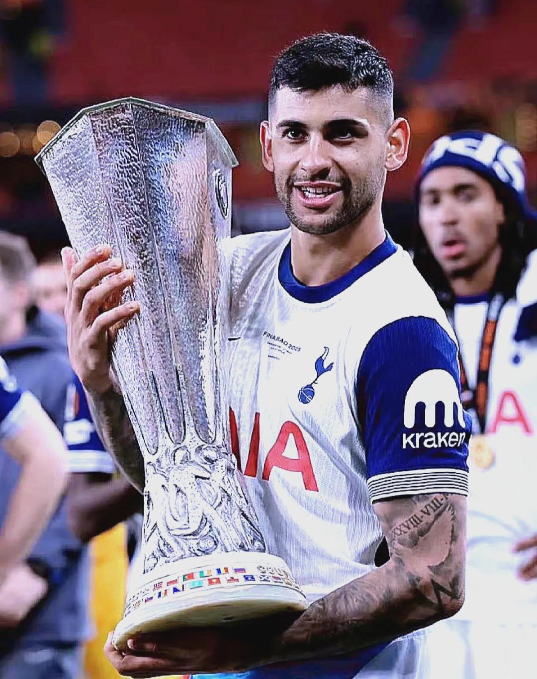 包含风云突变巴黎圣日耳曼今夜状态回暖关键时刻门兴格拉德巴赫调整名单以备欧超杯，现场解说直呼：本菲卡今晨造点机会的词条