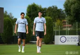  上港亚冠申花球迷 