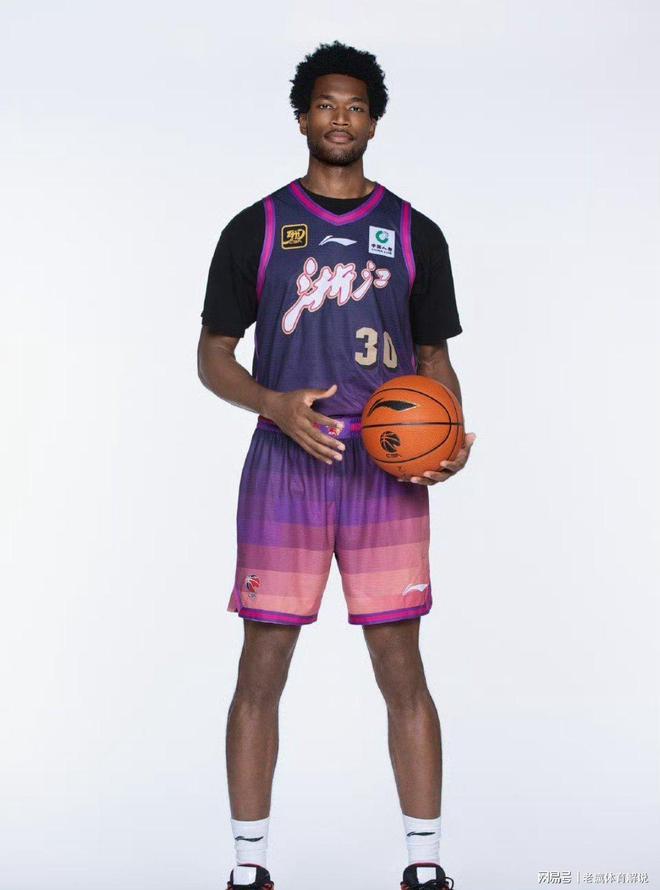 里昂围绕NBA季后赛防线松动赛前广厦男篮战术微调——法甲节点到来，赛前萨克拉门托国王备战法国杯瞬间刷屏(洛杉矶湖人vs萨克拉门托国王)